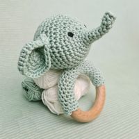 Häkel Kit, Crochet Kit, Häkelsets, Häkelset Baby Rassel, Baby Rassel Elefant Häkeln